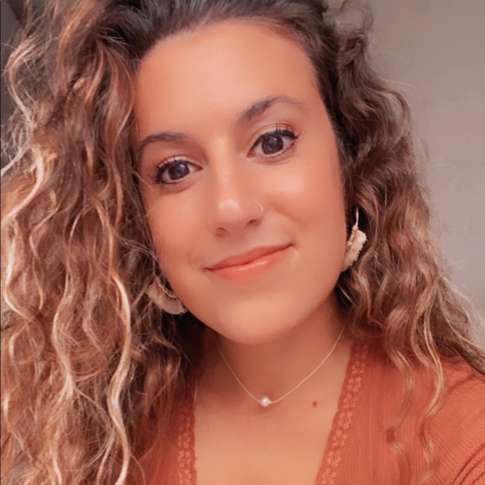 Meet your Posher, Danielle